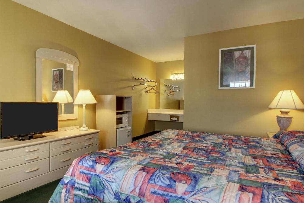 King Room Non-Smoking interior